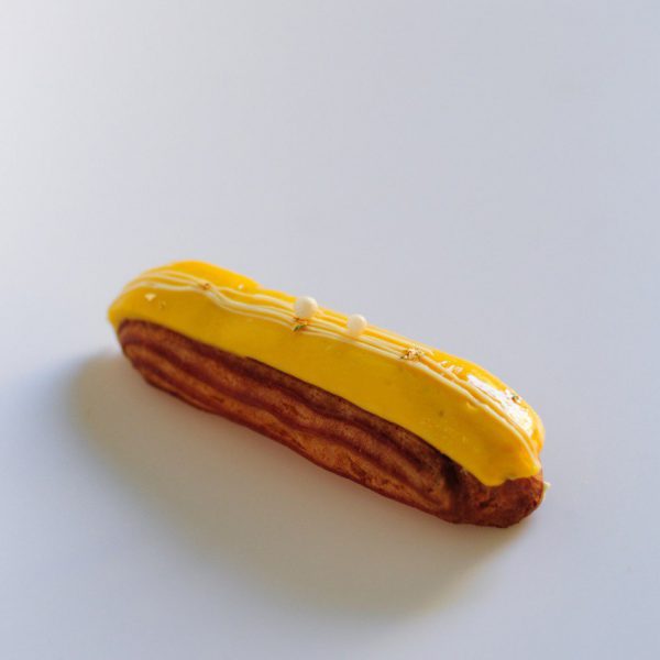 Эклер манго-маракуйя в Polverol Киев